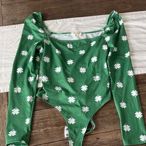 NanaMacs Green Long Sleeve shamrock st Patrick’s day Bodysuit